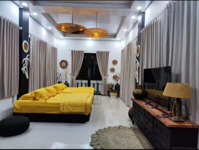SEWA VILLA MALINI DENGAN 5 KAMAR KAPASITAS 30 ORANG