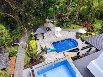 SEWA VILLA MALINI DENGAN 5 KAMAR KAPASITAS 30 ORANG