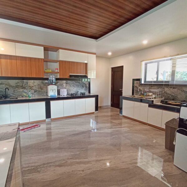 SEWA VILLA CLB 88 – VILLA PRIVATE UNTUK KELUARGA BESAR & ROMBONGAN