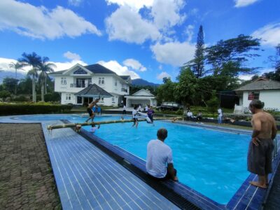 Sewa Villa Puncak Cipanas 9 Kamar – Villa Srijaya