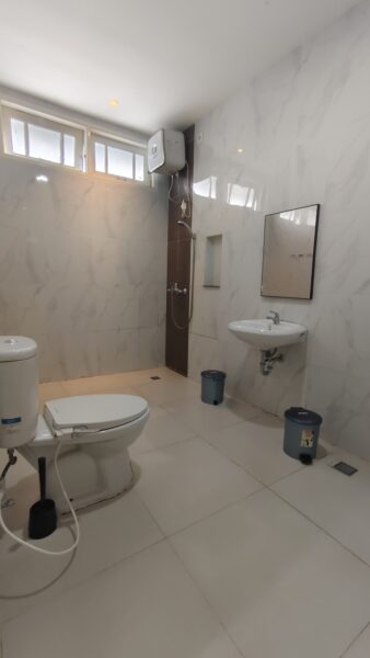 Sewa Villa Puncak Cipanas 9 Kamar – Villa Srijaya