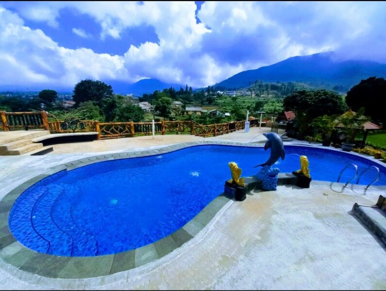 VILLA KACA - KAPASITAS 50 ORANG