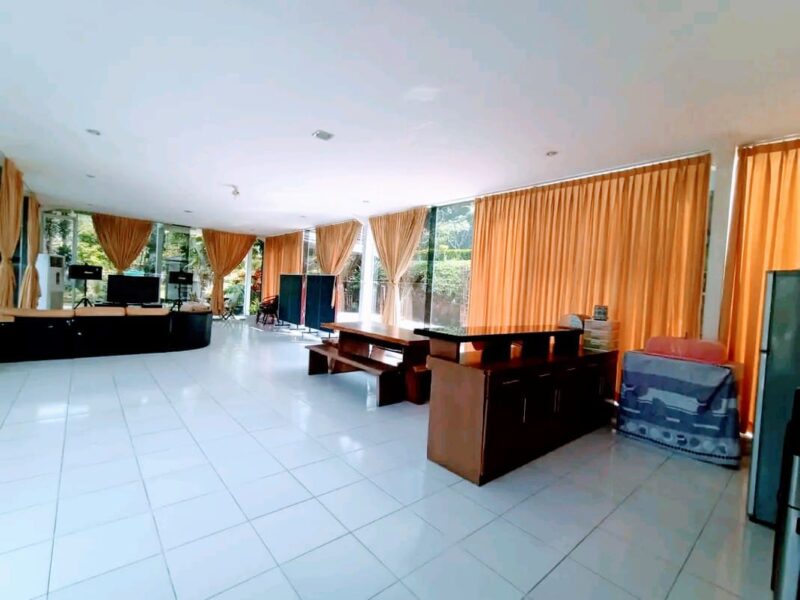 VILLA KACA - KAPASITAS 50 ORANG